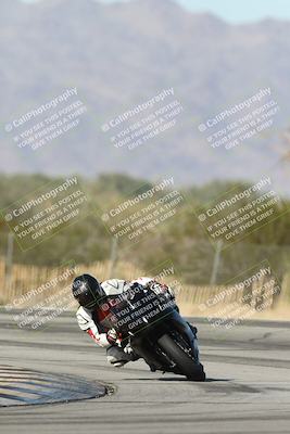 media/Dec-01-2025-Moto Forza (Mon) [[2daa91e15f]]/1-Advanced Group/Session 3 (Turn 3)/